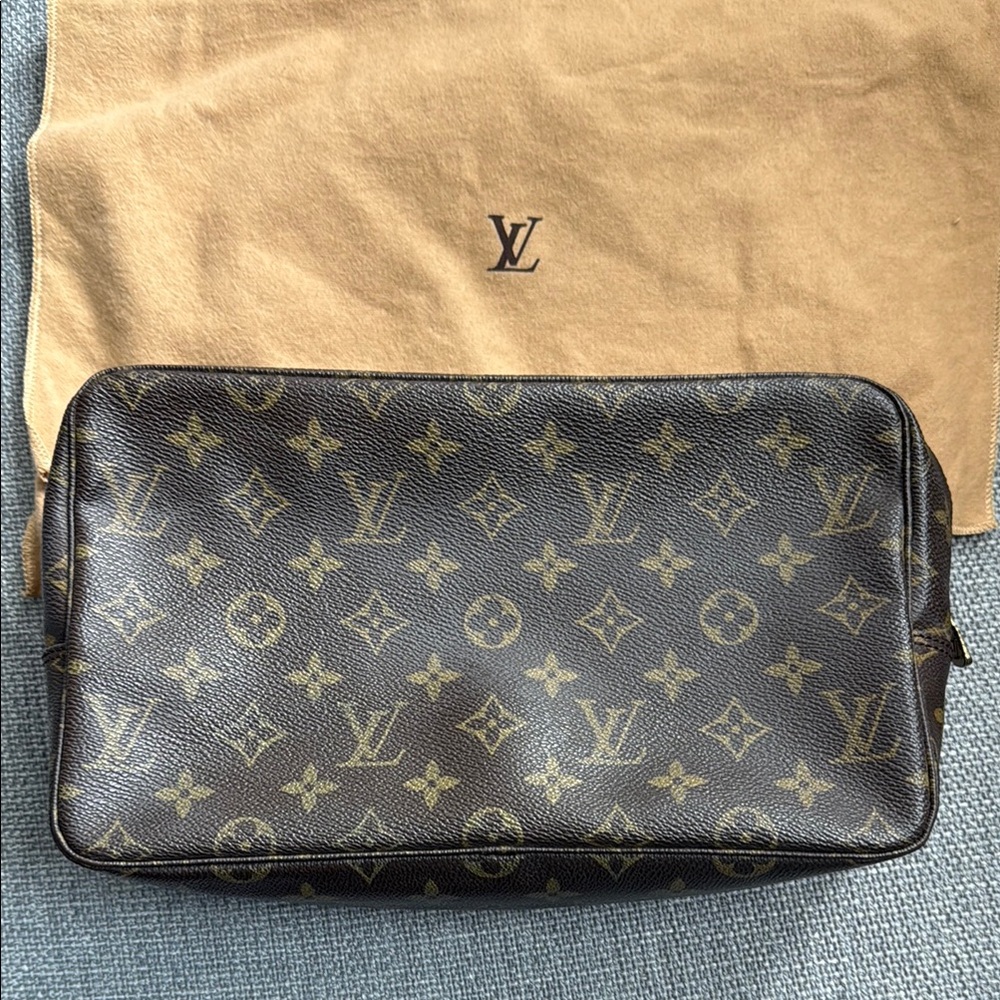 Vintage Louis Vuitton Monogram Trousse 28